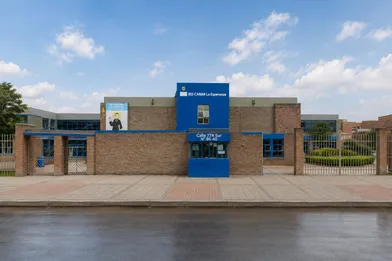 Fachada del Colegio La Esperanza, en Bogotá