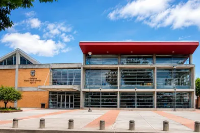 Fachada del Colegio Alfonso Reyes Echandía, en Bogotá